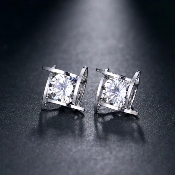 **New **Silver 3D Cage Diamond Stud Earrings - Picture 7 of 7